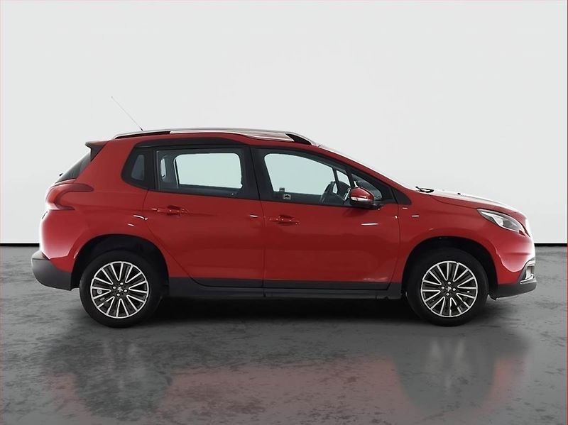 Peugeot 2008 (2017) 1.2 PureTech, ČR,1.maj - fotka 6 z 17