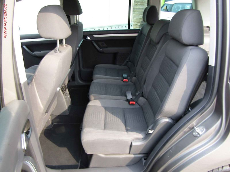 Volkswagen Touran (2007) 1.4 TSi, TZ, p.čidla - fotka 10 z 15