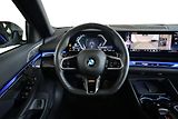 BMW Řada 5 540d xDrive Touring - náhled 32