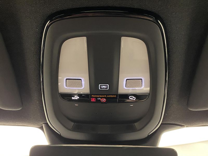 Volvo XC40 B4 DARK PLUS AUT  - fotka 31 z 56