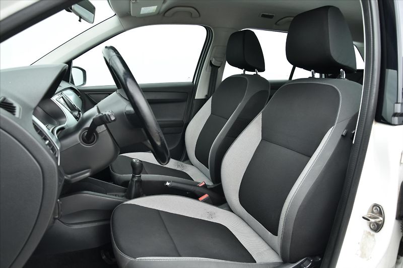 Škoda Fabia 1.2TSi 1.MAJITEL DPH ČR - fotka 9 z 19