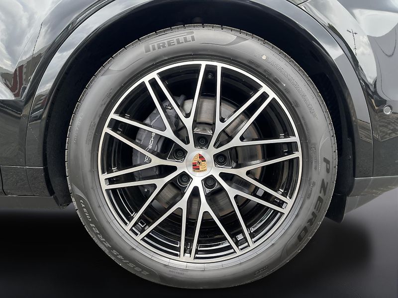 Porsche Cayenne (2025) E-Hybrid Coupe - fotka 12 z 29