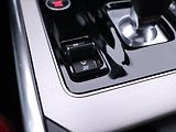 Jaguar XE 2,0 P300 221kW R-Dynamic DPH - náhled 31
