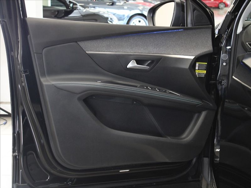 Peugeot 5008 1,5 HDi 96lW Allure 7-m 1.maj. - fotka 18 z 28