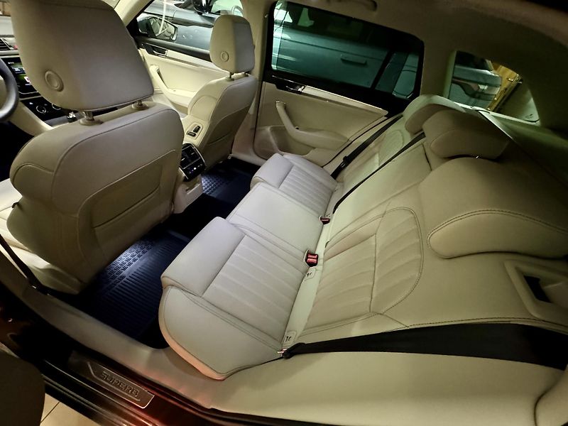 Škoda Superb (2023) L&K 2,0 TDI 147 kW 7-st aut 4x - fotka 43 z 66