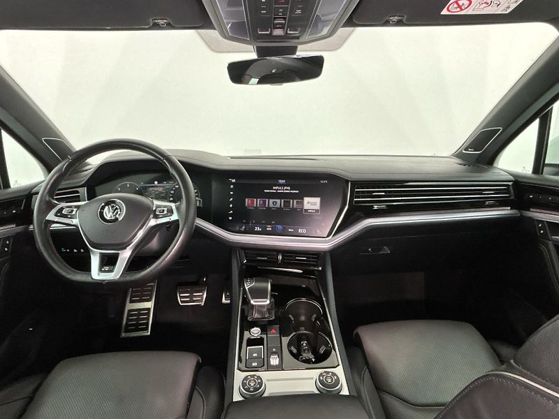 Volkswagen Touareg R-LINE - fotka 5 z 30