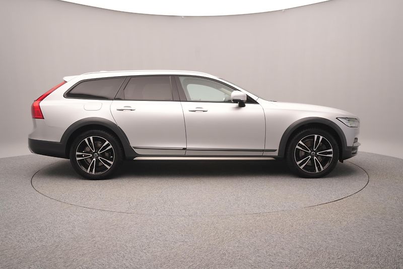 Volvo V90 CC D5 AWD PRO POLESTAR CZ  - fotka 11 z 47
