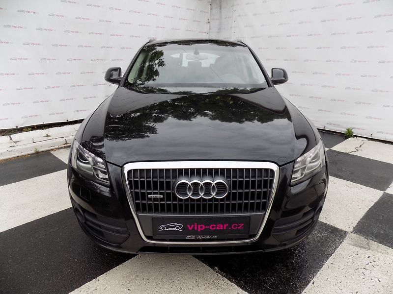 Audi Q5 (2010) 2.0TDI/4x4/Bi-xenon/LED/ - fotka 4 z 38