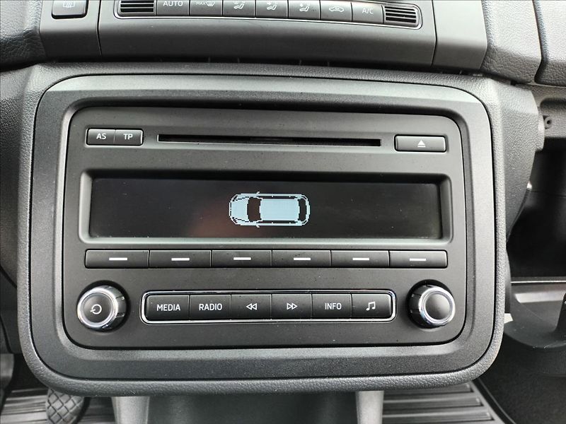 Škoda Fabia 1,6 TDI,77KW,1MAJ,TAŽNÉ,VÝHŘEV - fotka 32 z 37
