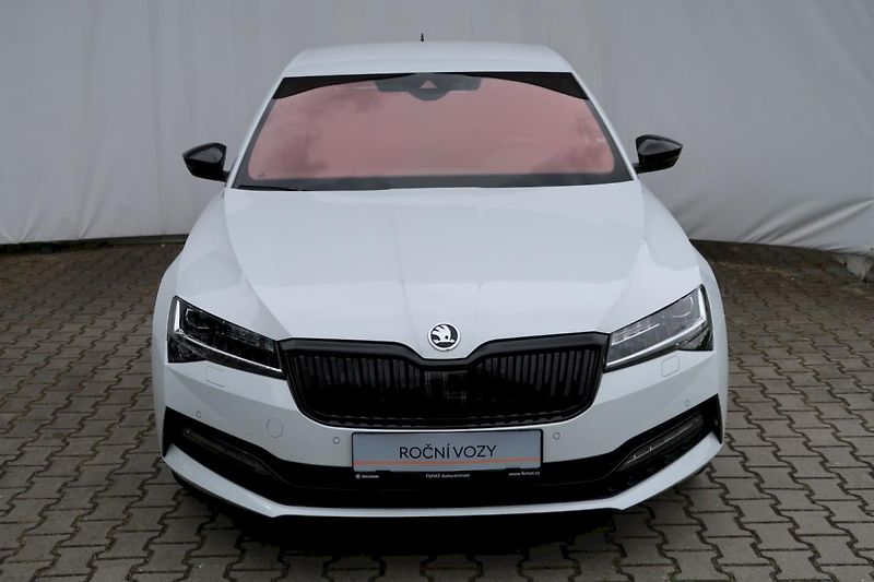 Škoda Karoq (2025) SportLine 2,0 TDi /110 kW - fotka 23 z 30