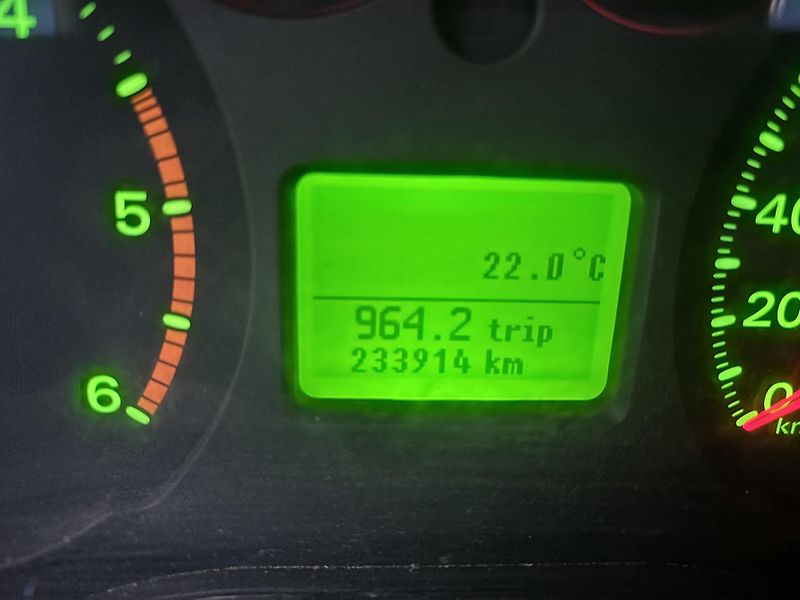 Ford Transit 300 L1H2 5 MÍST TREND 115 PS - fotka 11 z 17