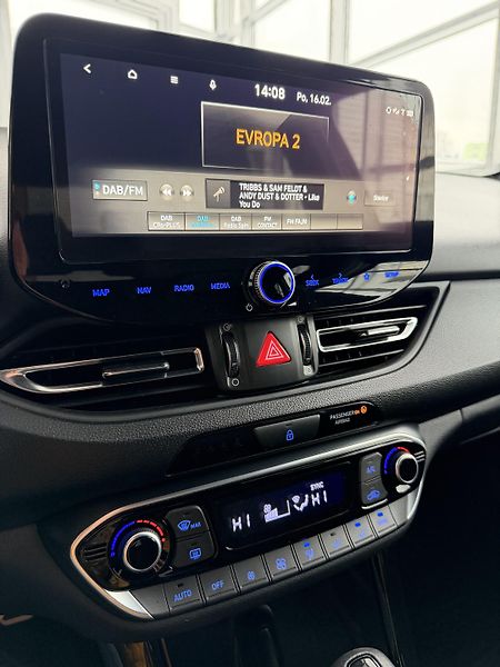 Hyundai i30 (2024) 1.0T-GDi 74kW N-line AT - fotka 13 z 17
