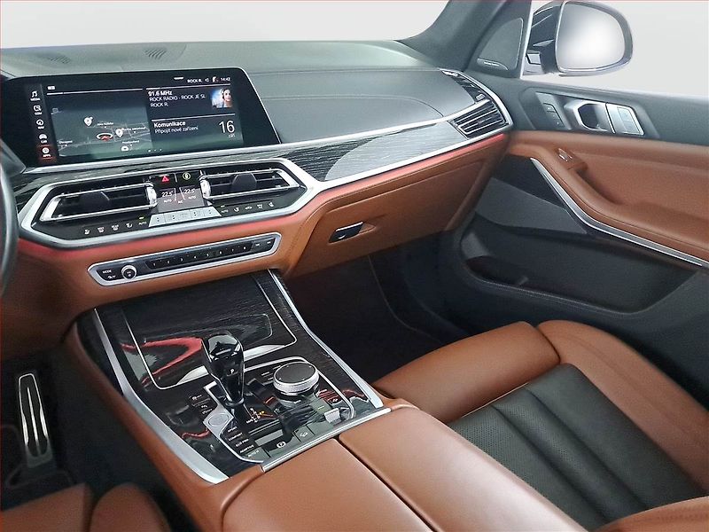 BMW X7 (2022) M50i - fotka 8 z 30