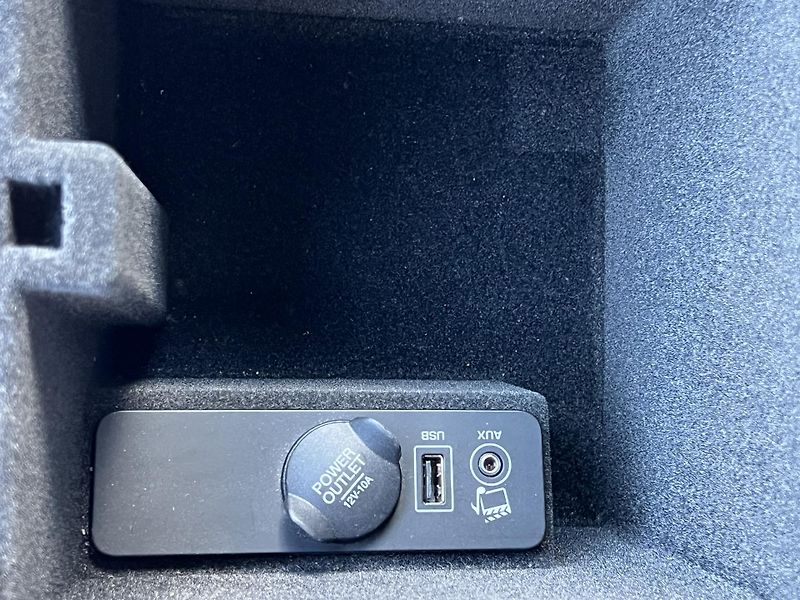 Jaguar XF 3.0D AUTOMAT KŮŽE NAVI KAMERA  - fotka 30 z 51