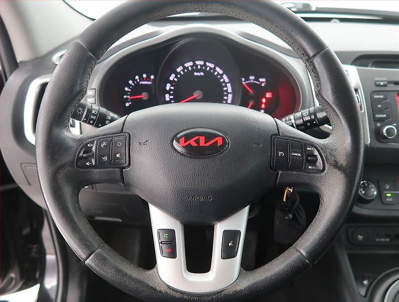 Kia Sportage (2012) 2.0 CRDi, 4X4, Tempomat - fotka 17 z 17