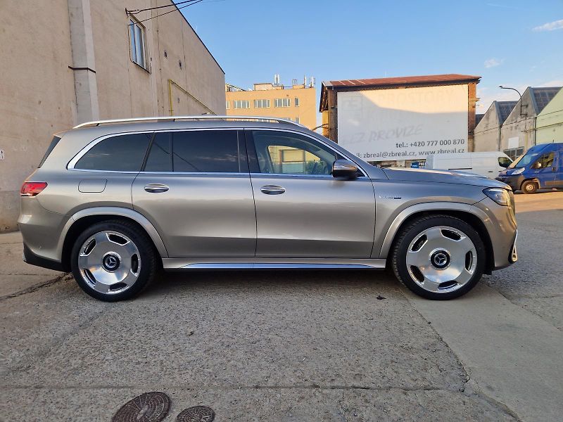 Mercedes-Benz GLS (2021) AMG GLS63 4MATIC+ V8, 612 koní - fotka 4 z 8