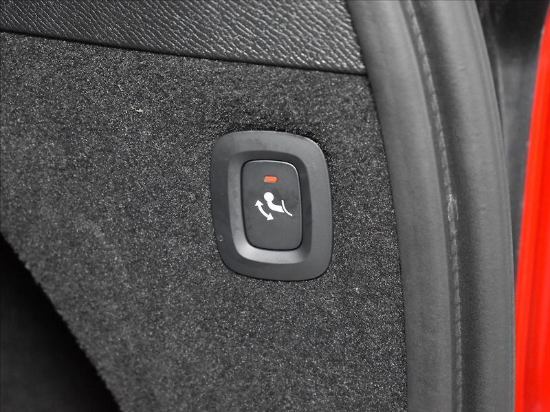 Volvo XC90 2,0 B5 AWD PLUS - fotka 11 z 26