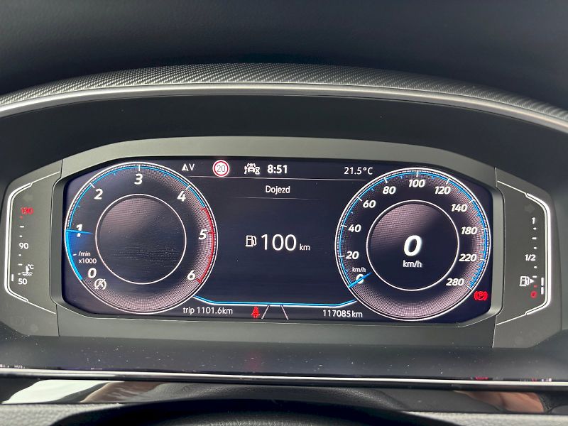 Volkswagen Arteon (2022) 2.0 TDI 110kW R-LINE - fotka 15 z 35
