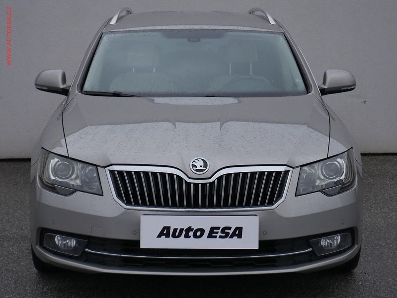 Škoda Superb (2014) 3.6 4X4, L&K, DSG - fotka 2 z 25