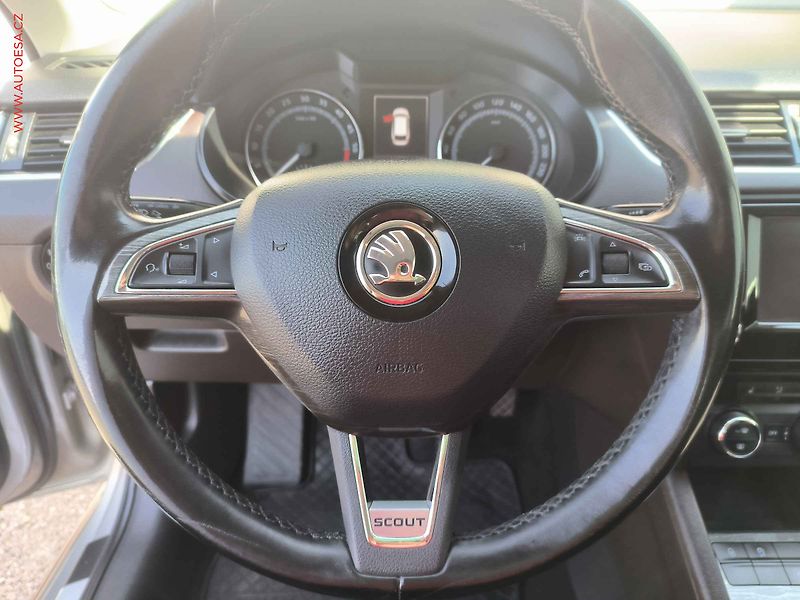 Škoda Octavia (2015) 2.0 TDi 4x4, ČR, DSG, TZ - fotka 17 z 23