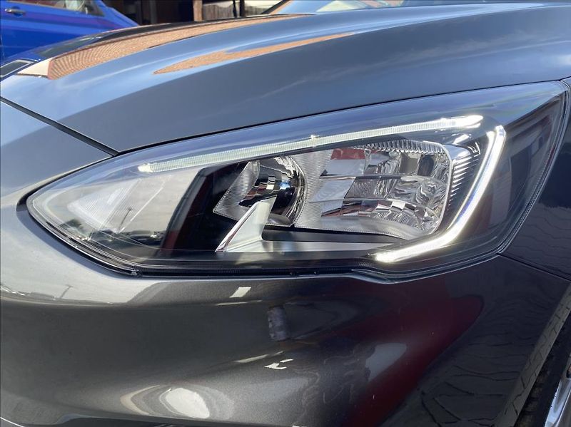 Ford Focus 1,5 TDCi  ST-line / záruka - fotka 39 z 42