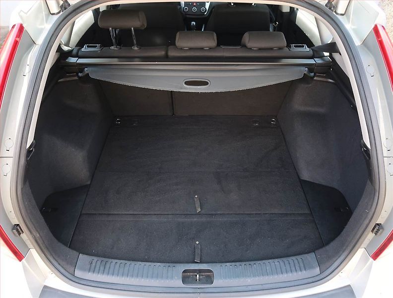 Kia Ceed (2011) 1.4 CVVT, po STK, levný provoz - fotka 13 z 17