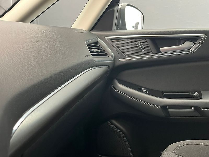 Ford S-MAX 2,5 HEV Titan. 7 míst ZAMLUVEN - fotka 23 z 65