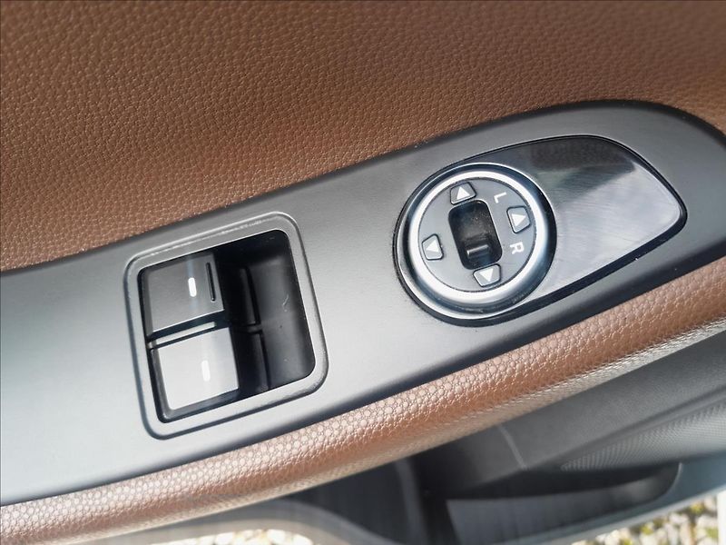 Hyundai i20 FC 1,2i 55kW - fotka 19 z 48