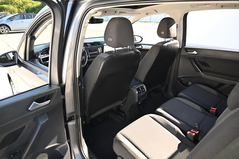 Volkswagen Touran 1.2TSI 81KW Comfort 7mist 3/17 - fotka 41 z 60