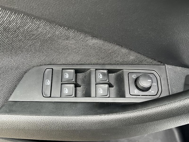 Škoda Scala (2022) 1,5TSi 110kW STYLE - fotka 26 z 38