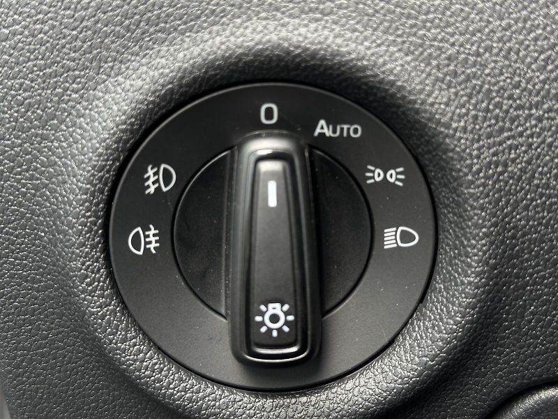 Škoda Fabia 1.0TSi DSG Monte Carlo 116PS B - fotka 17 z 43