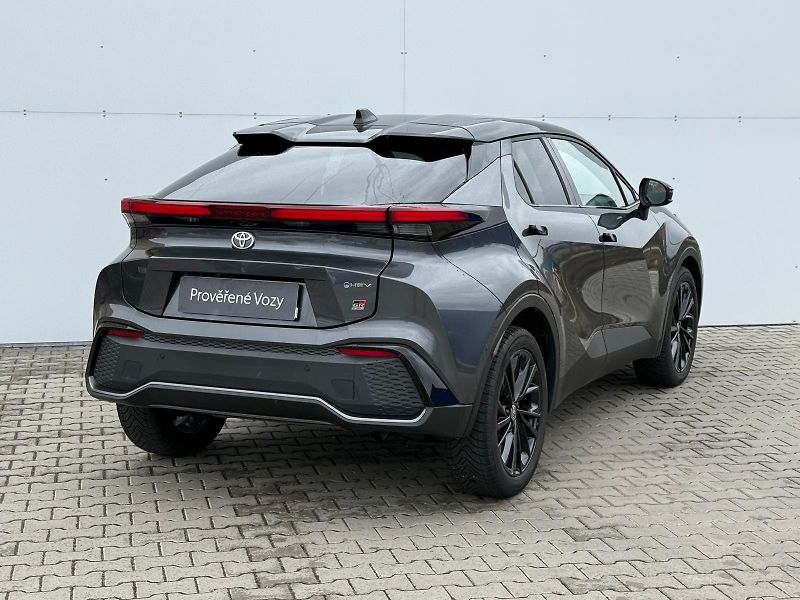 Toyota C-HR 2,0 HEV e-CVT GR Sport - fotka 2 z 30