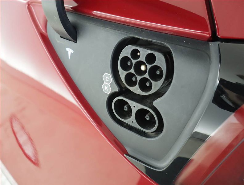 Tesla Model Y (2022) RWD LFP 60kWh, SoH 93% - fotka 20 z 21
