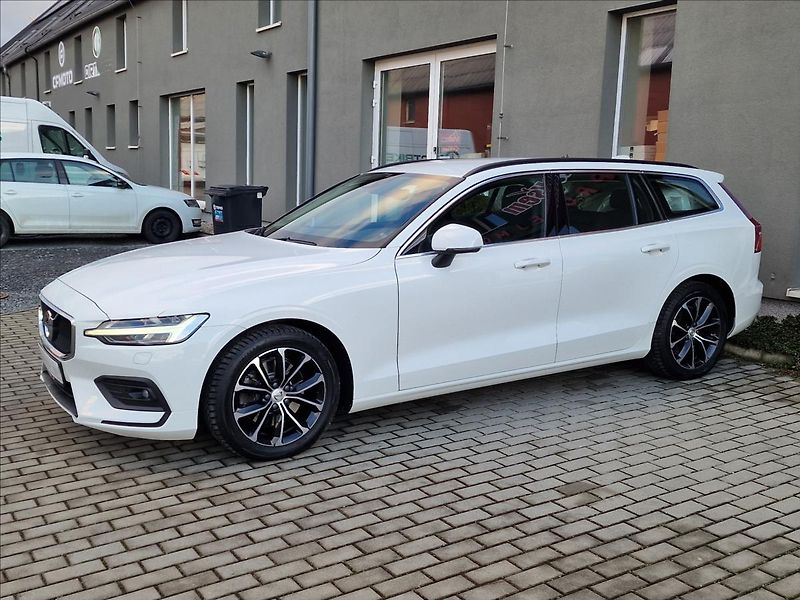 Volvo V60 B4 FWD Momentum Pro,ČR,1.Maj. - fotka 6 z 50