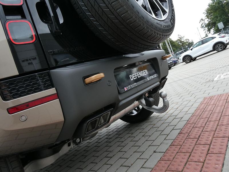 Land Rover Defender 110 4,4 OCTA P635 - fotka 44 z 48