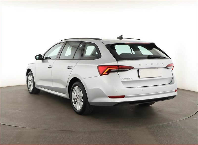Škoda Octavia (2023) Ambition 2.0 TDI, ČR,1.maj - fotka 4 z 16