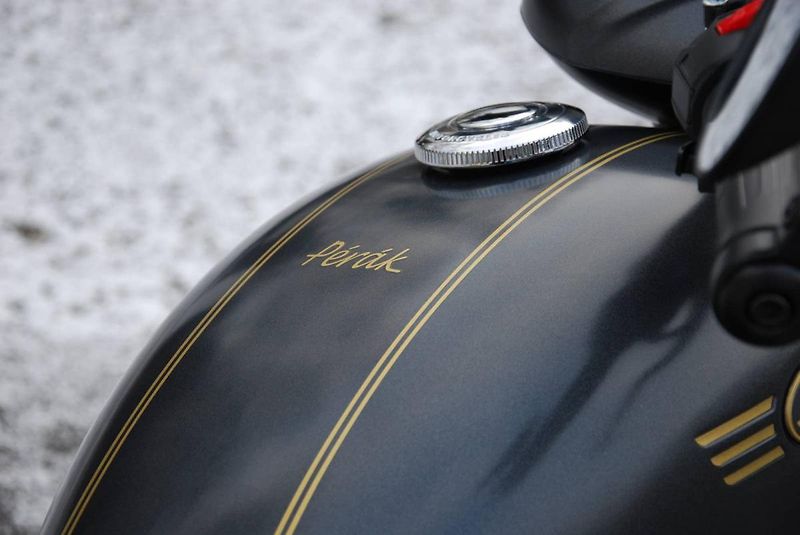 Jawa Perak (2026) 350 CL BLACK - fotka 7 z 25