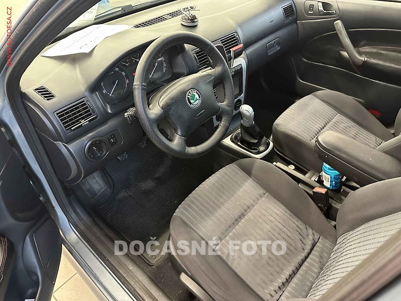 Škoda Octavia (2003) 1.6 MPi, ČR, AC, výhřev sed - fotka 3 z 3