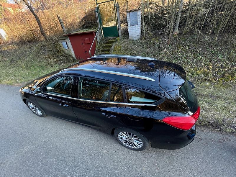 Ford Focus (2021) 1.0 EcoBoost mHEV Titanium - fotka 10 z 36