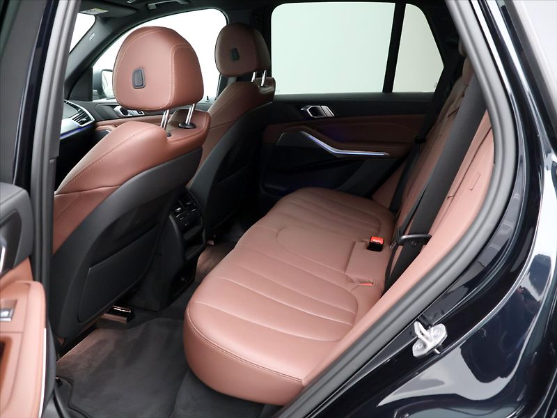 BMW X5 3,0 40d Xdrive AT Pano DPH - fotka 16 z 54