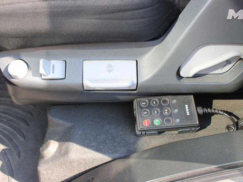 MAN TGL 8.180, EURO 5, HYDRAULICKÉ ČEL - fotka 9 z 21