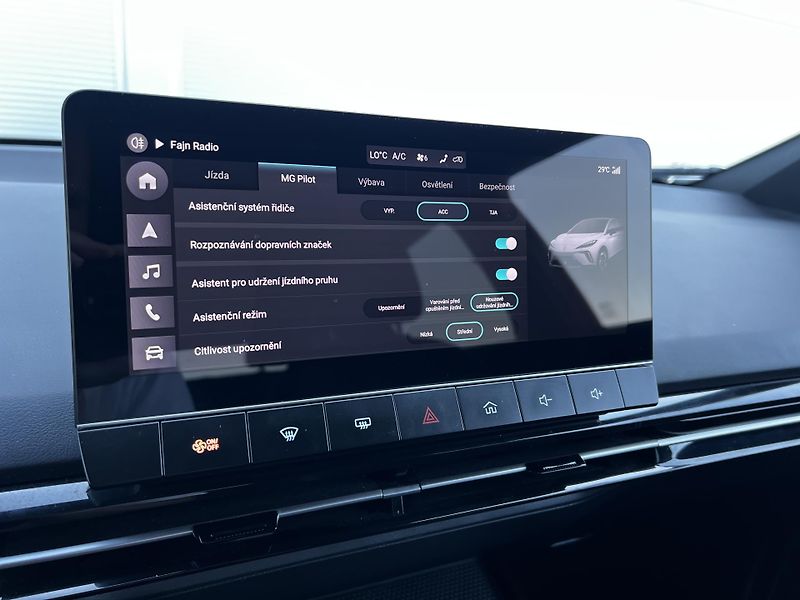 MG MG4 150kW 64kWh LUXURY 1.Maj DPH - fotka 15 z 26