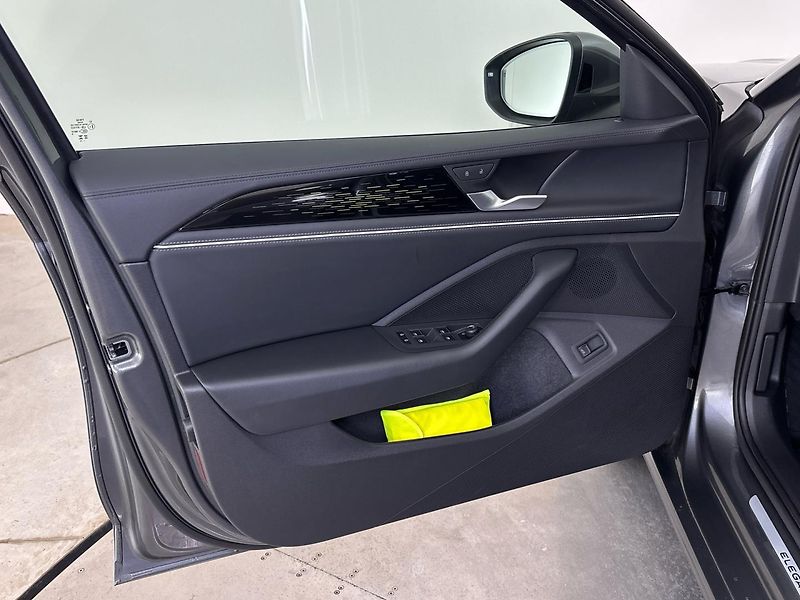 Volkswagen Passat 110kw DSG - fotka 13 z 31