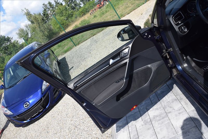 Volkswagen Golf 2,0 TDI 110KW KAMERA XENONY - fotka 26 z 48