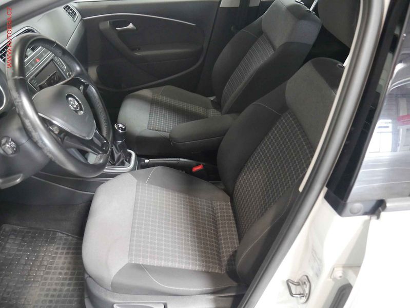 Volkswagen Polo (2016) 1.2i, 1.maj,ČR, AC, výhřev - fotka 9 z 20
