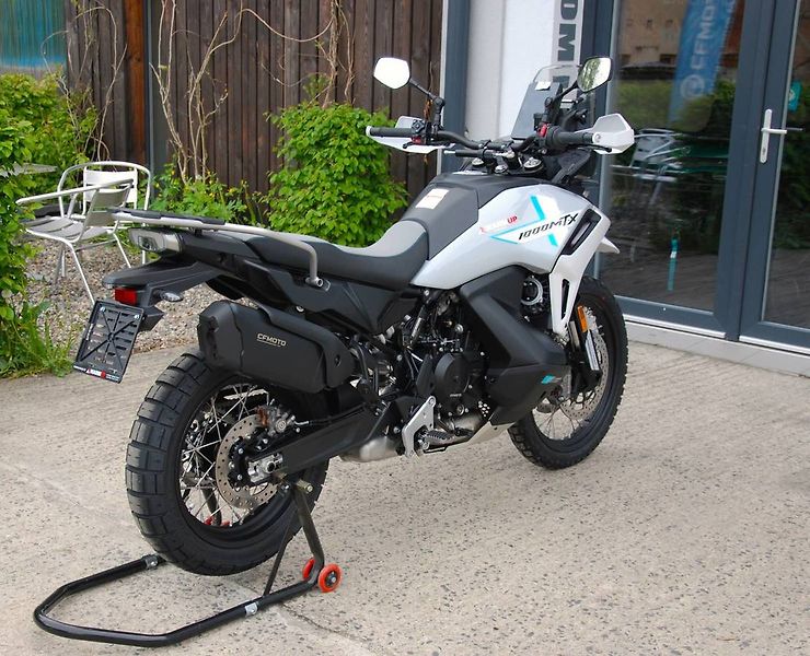 CFMOTO (2026) 1000MT-X Touring WHITE - fotka 12 z 25