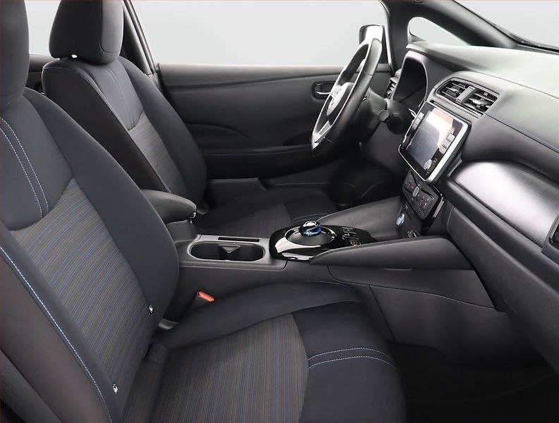 Nissan Leaf (2021) 40 kWh, SoH 90%, Automat - fotka 9 z 21