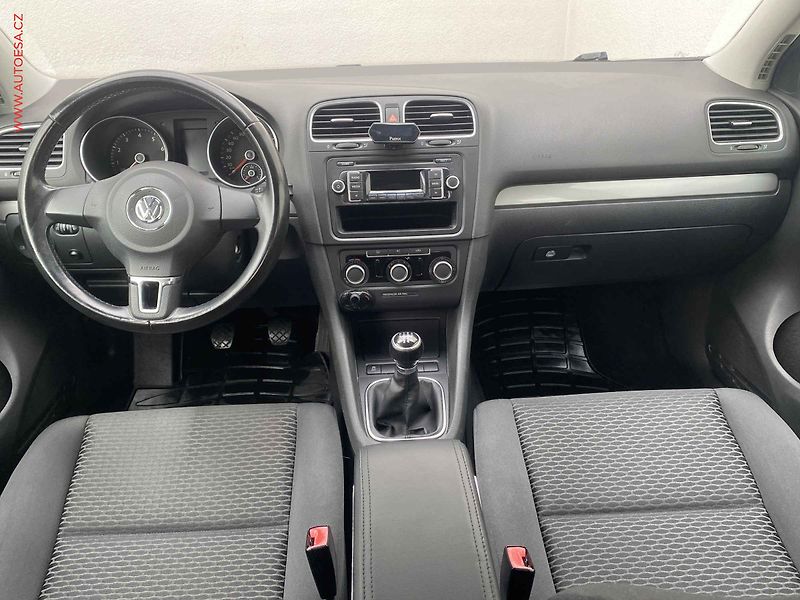 Volkswagen Golf (2011) 1.2TSi, ČR, AC - fotka 8 z 17