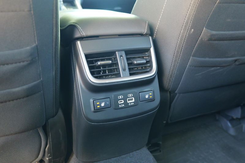 Subaru Outback 2.5i 4WD Active SKLADEM - fotka 15 z 31