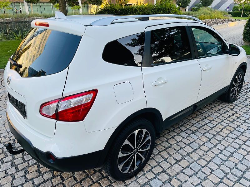 Nissan Qashqai 2.0i KAMERA TAŽNÉ SERVISKA 7M - fotka 12 z 45